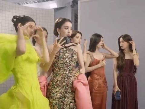 合照环节孟子义白鹿都拉扯让C位,美女们对大家的眼睛太友好了