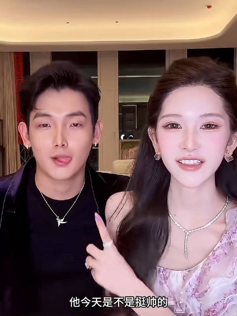梅尼耶老婆说花五百大洋给自己化成男模了