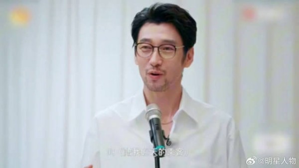 拒绝套路化的表达,满江在访谈中流露的真实,在当下格外珍贵
