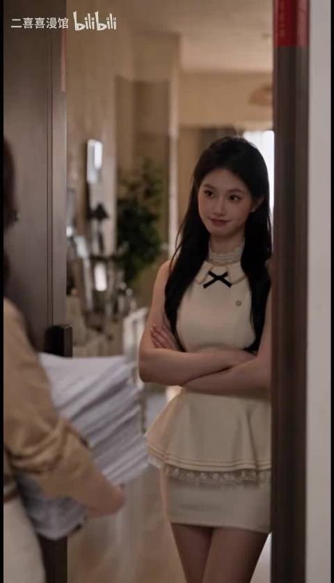 闺蜜查证揭穿外籍男友骗局,女子反骂闺蜜嫉妒