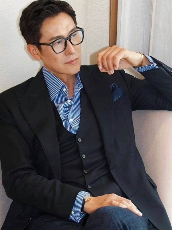 TVB视帝马德钟曝在谈AI肖像授权,直言真人拍剧不可替代,正在洽谈内地剧