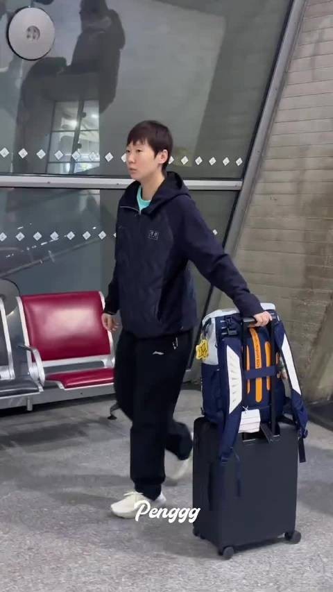 王曼昱启程飞往巴黎,期待赛场精彩表现