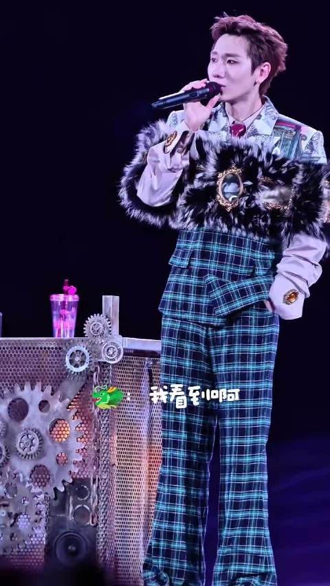新衣服是体面，这首歌是真心…