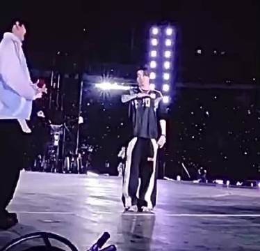 田柾国BTS阿根廷演唱会Day3跳BAD