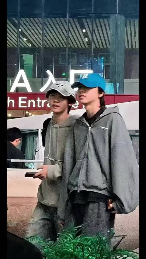 张奕然聂玮辰拍黄霄雲舞台