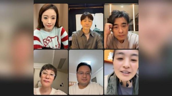 出差小分队携囊谦生态白皮书转机赴COP17