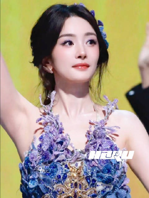 杨幂怎么美成这样….被香晕了