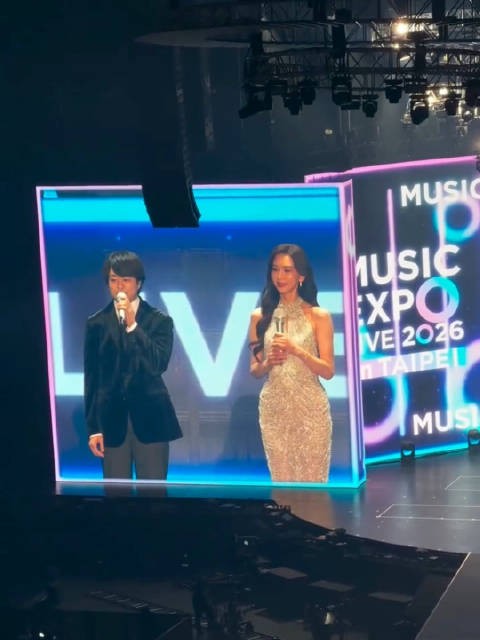 林志玲惊喜现身与櫻井翔同框主持MUSIC EXPO
