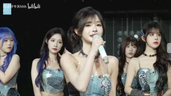 杨冰怡:在队里梦女太多了 左婧媛:杨冰怡一威严起来有种禁欲系 “啊啊啊!”