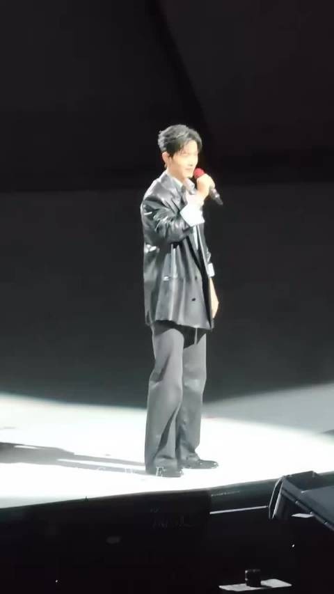 大麦也是过上好日子了，连续两场听见“谢谢” 可是我没有票我也要谢吗