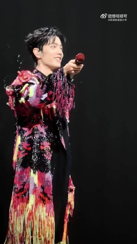 第二场战哥开始唠嗑了!也感谢了粉丝八秒红海事件,好幸福啊