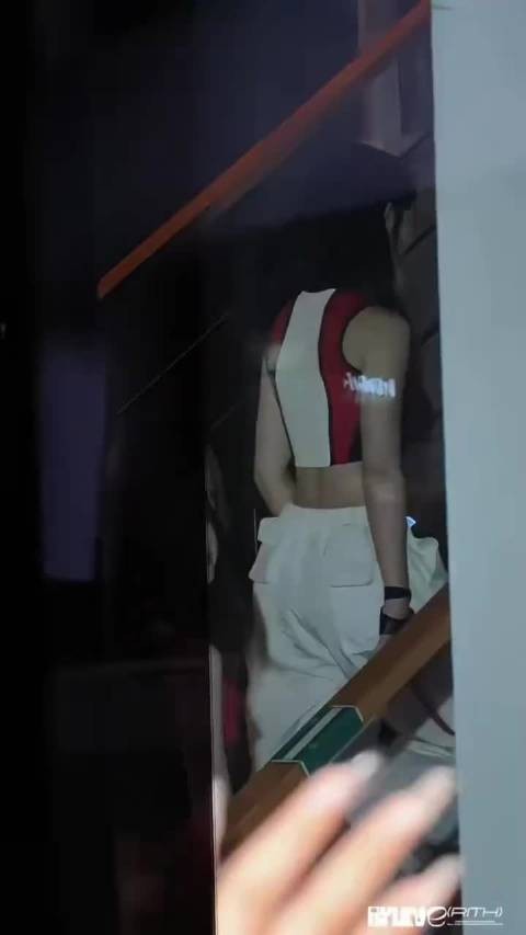 无法分开的女孩们 嗯嗯艾鸭就这样一直这样牵手下去吧!
