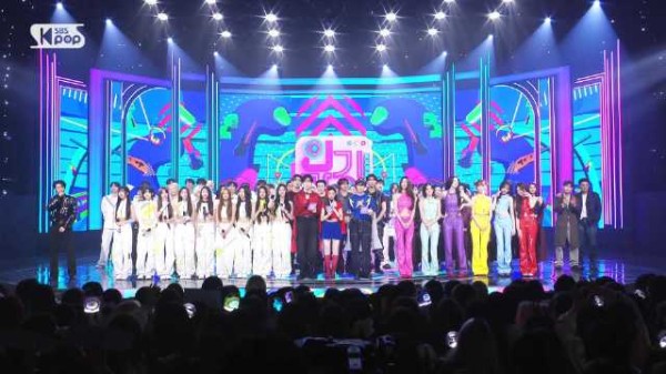 261025 A2O LITE – NEON 安可 @ 人气歌谣
