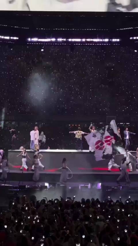 哇柾国唱阿里郎的声音真的很干净，超好听..