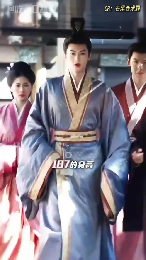 第一个选闫桉演陆濯的人是天才吧 这个闫桉根本就是天选陆濯啊