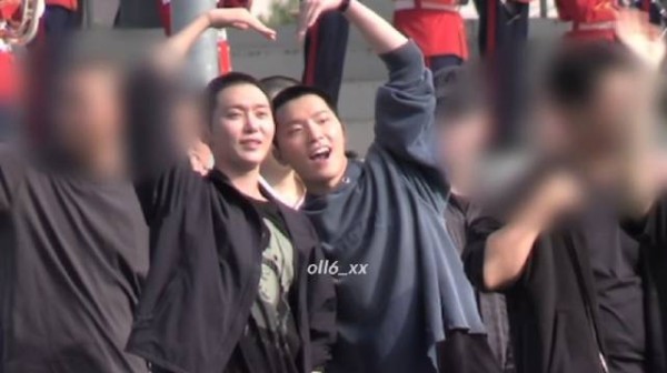 萌的很！胜宽喊dino过来一起打招呼 oll6_xx