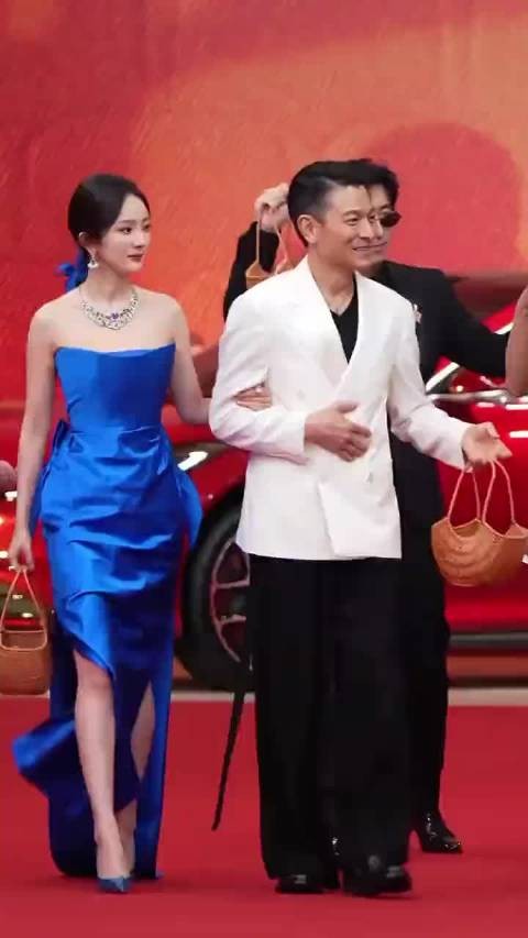 30多岁和六十多岁看起来像同龄人，刘德华杨幂出席电影节，华哥还是这么显年轻