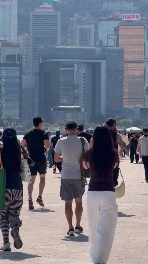 随时随地都要运动一下的黄sir
