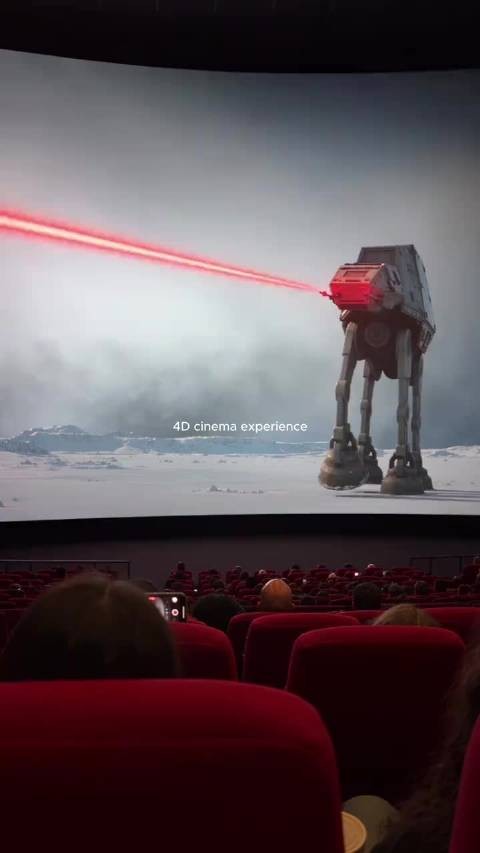 这就是看4D电影坐前排的原因