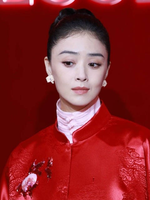 好美好紧的脸! 蒋欣今日亮相MESSENTIAL大秀,几组小表情也是幻视华妃了
