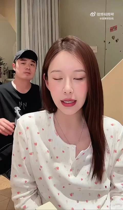 张子萱42岁状态佳,日常vlog陈赫出镜感情稳定