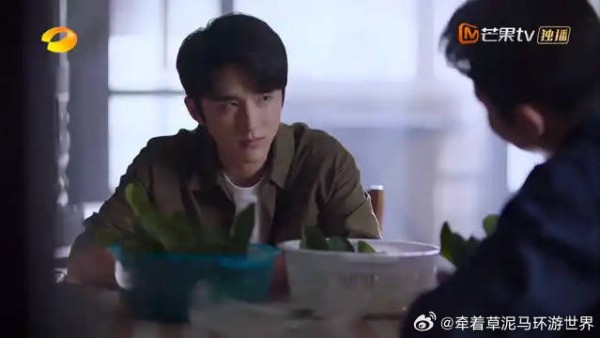尖尖卖关子要带回来惊喜,李海潮一猜就是子秋回来了
