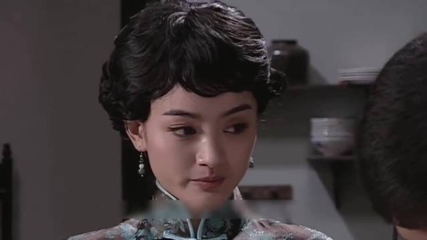 娇滴滴的晚秋,总说着轰隆隆的雷人话