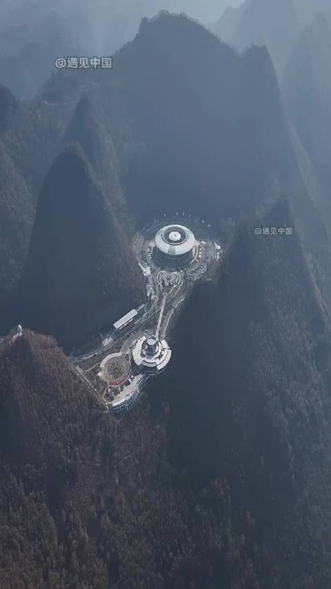 这里不是电影科幻片场,也不是外星遗迹,而是我国一个小城市的高速服务区