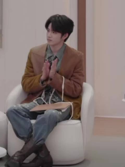 半个小时广告后直播终于开始了