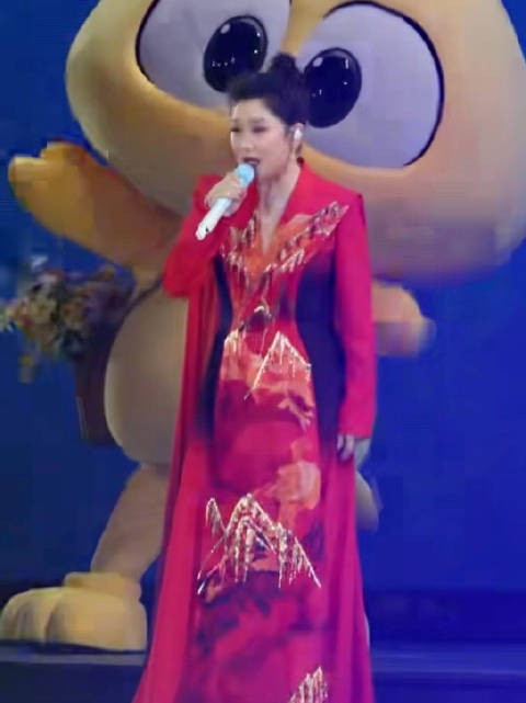 闪出来一个丢！