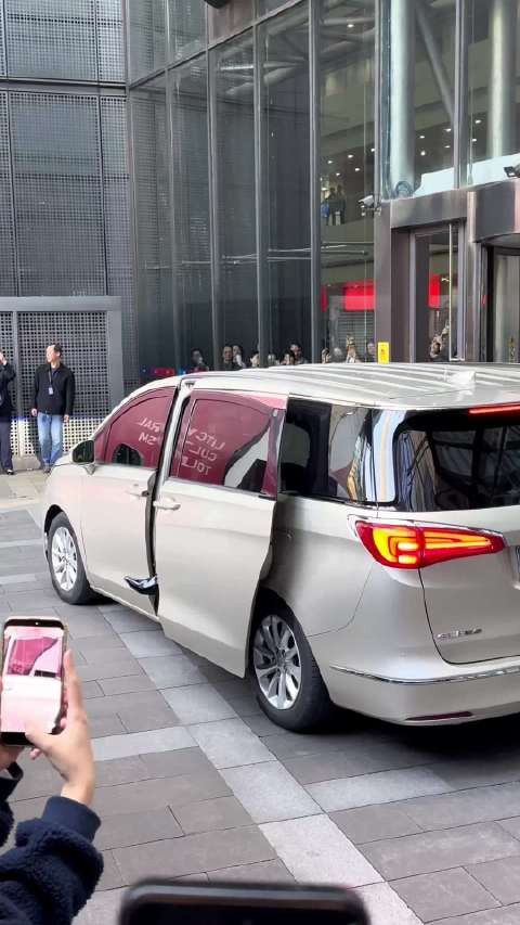哥哥上班快乐