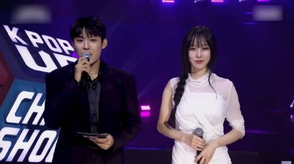 朴佑镇1013 solo回归 ENA节目MC采访视频公开