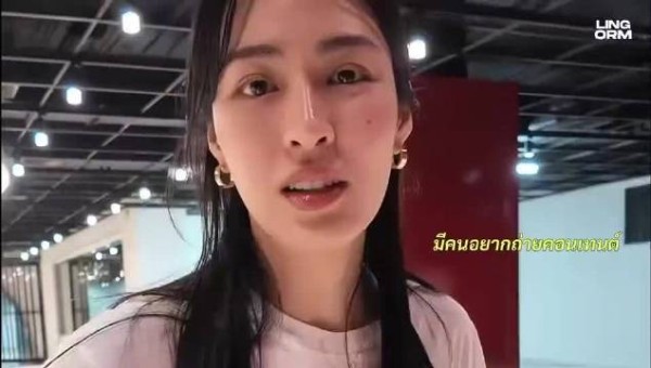 邝玲玲跳闪身步营业,好可爱啊哈哈哈