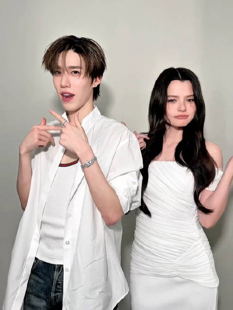 Becky Ent洋抖更新 今天也一起cha了小对象~穿白衣服好帅