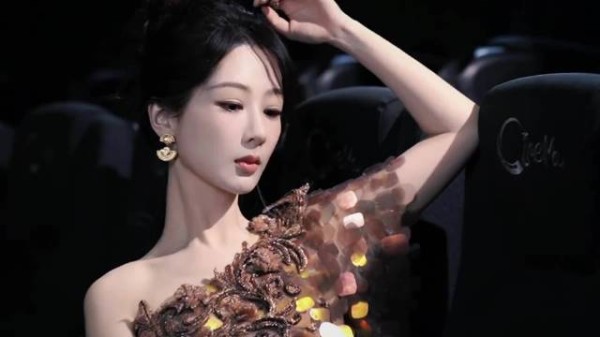 杨紫获白玉兰最佳女主角,成90后首位视后