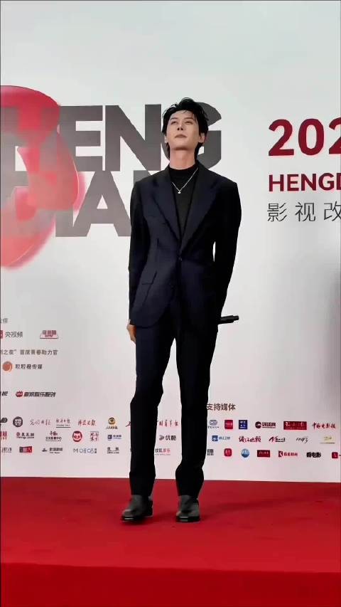 勇敢的姐妹先享受世界 姚冠宇太搞笑了!你不要,你不要