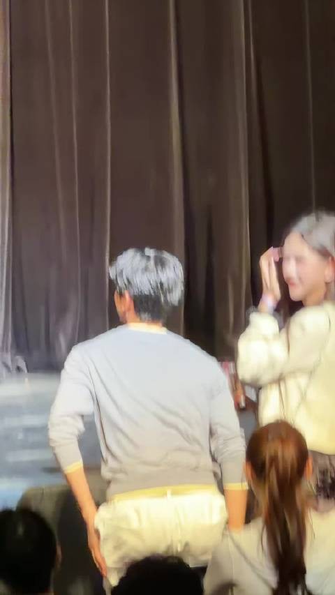 不会是脱口秀那个韩国男生吧，不是当场否认还联谊和同场女生互给微信了吗？