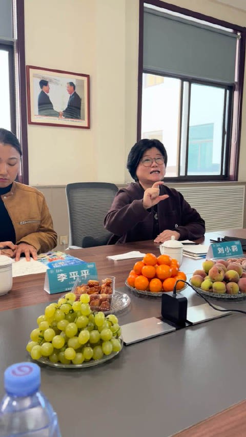 小莉姐的“是吧”