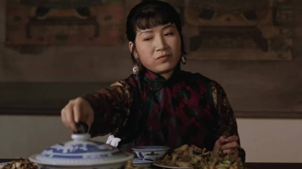 颂莲和飞浦初遇,如果父亲没有死,颂莲的人生会不会不一样?