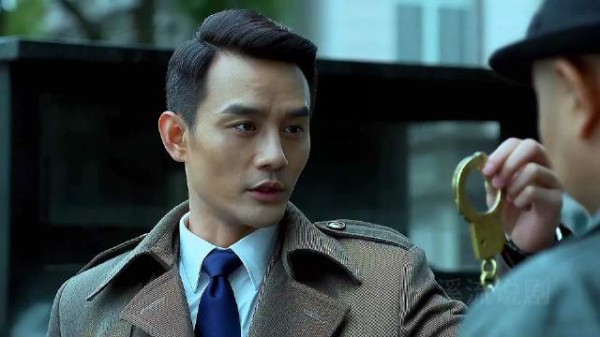 伪装者名场面阿成化身护姐狂魔