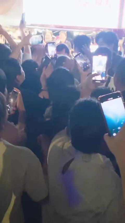 谁呀?代入明星体感好窒息啊!“我好想逃,却逃不掉”