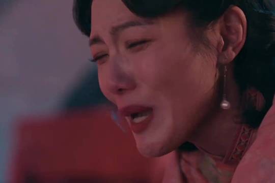 我不是大师钱家小姐为了得到周文心,把他的原配毒哑拆散,男人得知真相后崩溃