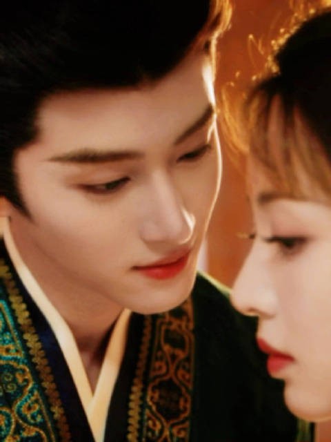 这镜头两个人都美成什么样了！ 演员好看导演有时候上班也开心吧……笑死