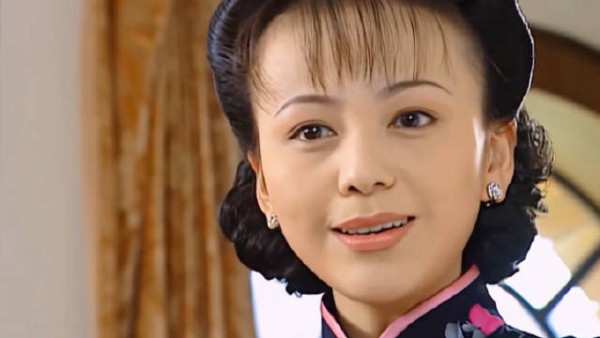 可云未婚先孕被雪姨羞辱,李副官护女被迫带她离开陆家