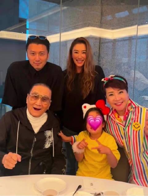 谢婷婷跨国婚姻甜蜜，老公大叔范神气养眼