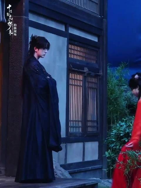 十万狂花入梦来定档1115，疯批魔尊遇上灵草小丫头