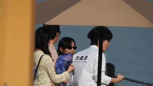 张真源周笔畅抽卡瞬间跳起，坐等正片揭晓