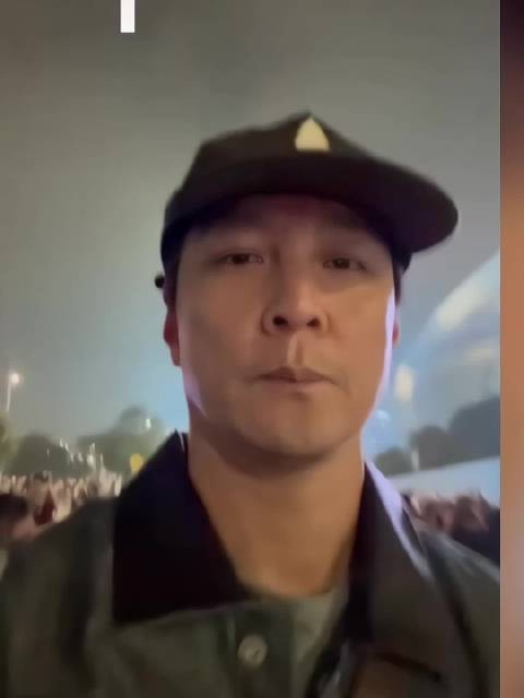 吴彦祖陪女儿追星困到打蔫,被女儿吐槽不帅