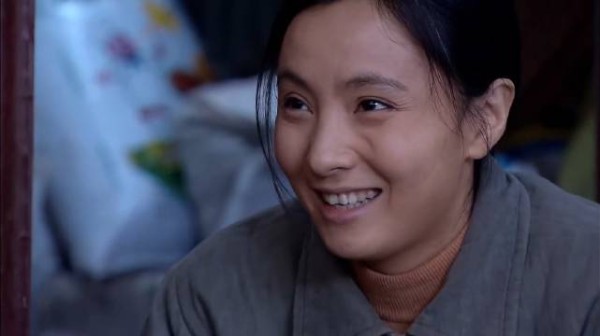 春草带女儿看病，碰巧遇到娄老师帮忙