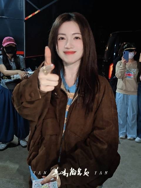·香葵杀青 娃姐罩我